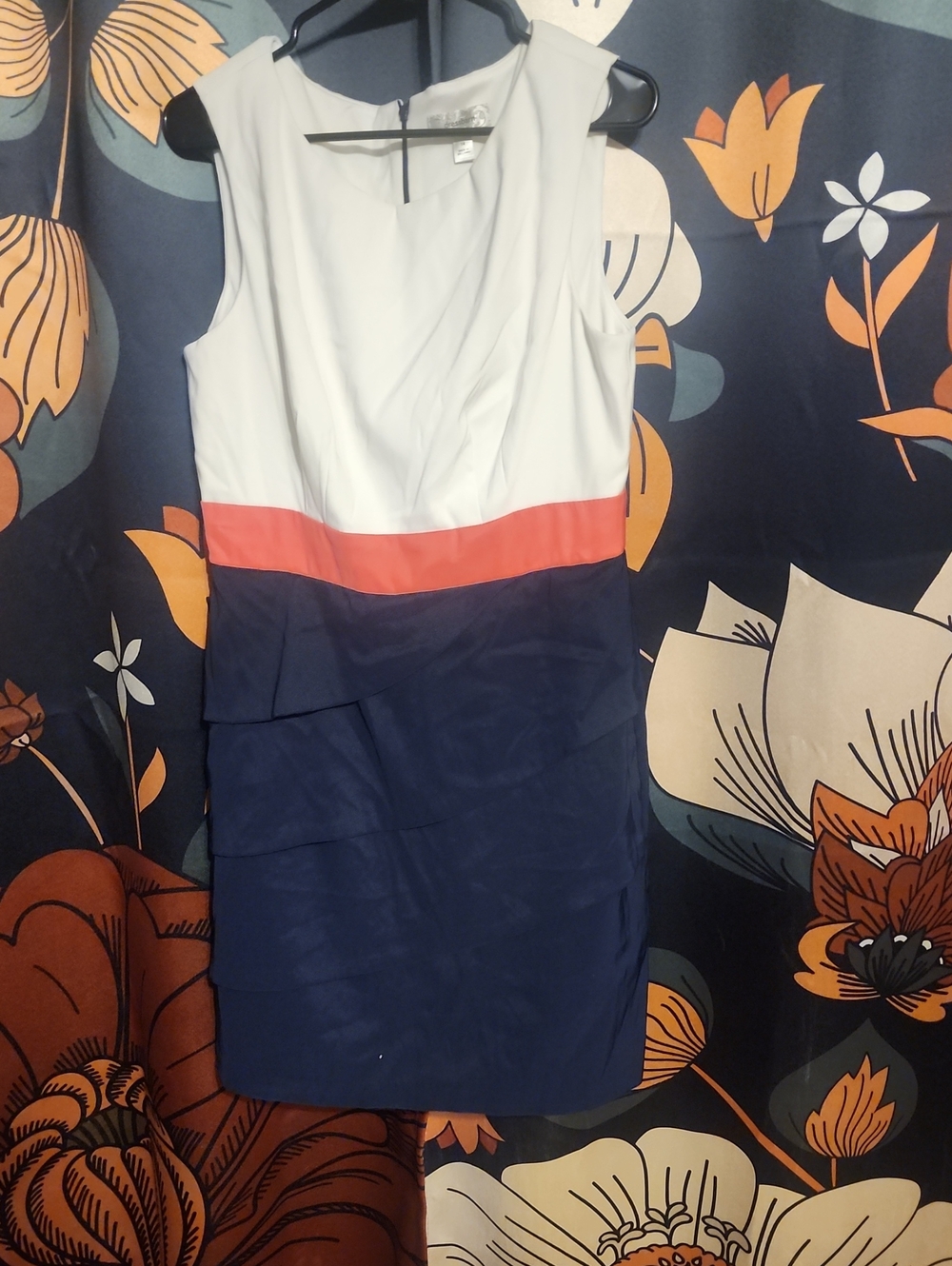 dressbarn White Coral and Navy Colorblock Sheath Dress